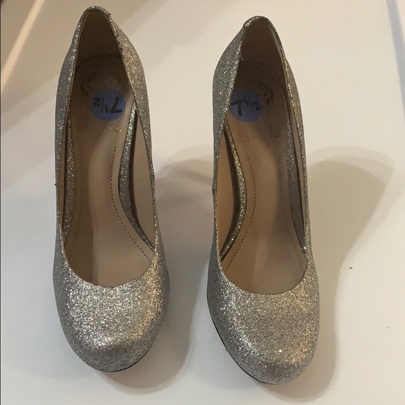 Silver glitter Vince Camuto heels - Picture 2 of 7